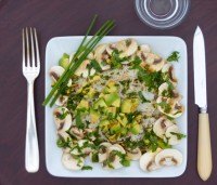 Salade de riz à l’avocat et aux champignons