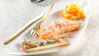 Pavé de saumon et couteaux façon marinière