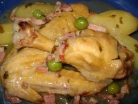 Ailes et Pilons de Poulet en ragoût aux Lardons et Oignons