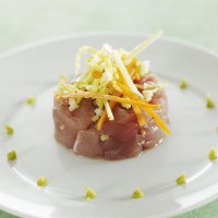 Tartare de thon à la thaï, légumes croquants 