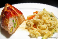 Suprême de pintade, farce aux pistaches, quinoa de courgette et potiron