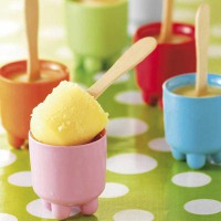 Petites sucettes glacées orange banane fraise