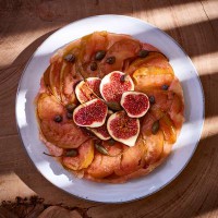 Tarte tatin aux figues, pommes et câpres