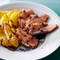 Magret fumé au thé noir et ananas rôti