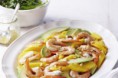 Salade avocat, mangue, crevettes et pignons