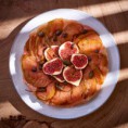Tarte tatin aux figues, pommes et câpres